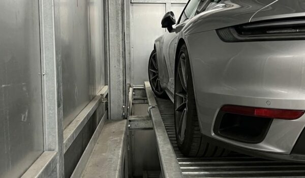 ポルシェ 911 ガレージ 寸法 最小