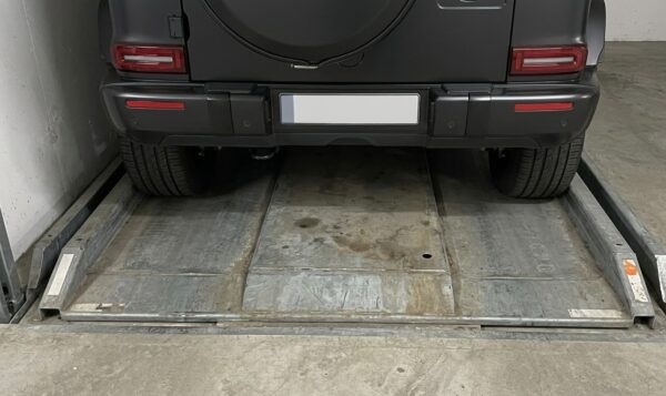 ベンツ Gクラス ガレージ 横幅 限界