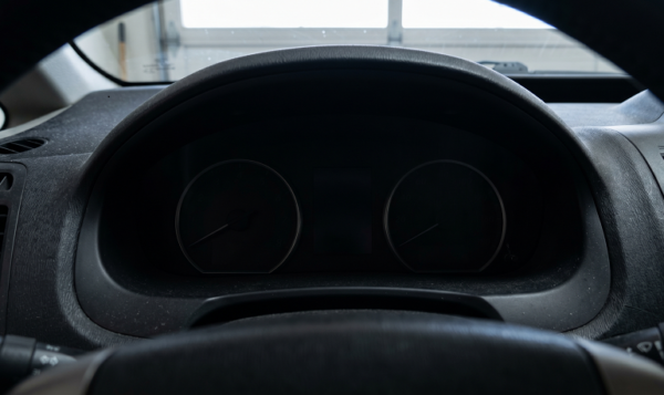 プリウス バッテリー 上がる